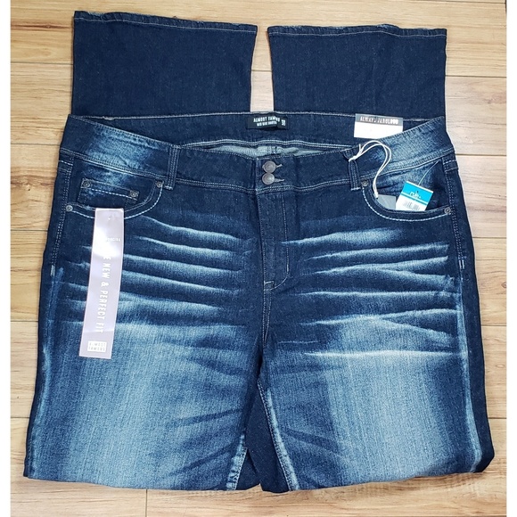 Rue21 Denim - Dark Denim Bootcut distressed Jean size 20 NWT